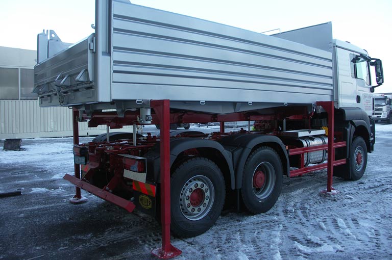 Change-over system for tipper bodies