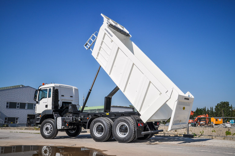 Rear tipper C325