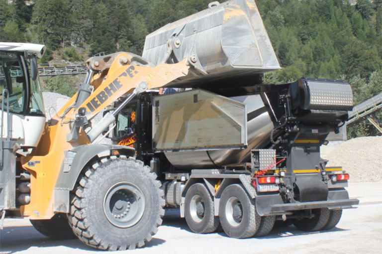 Asphalt tipper loading