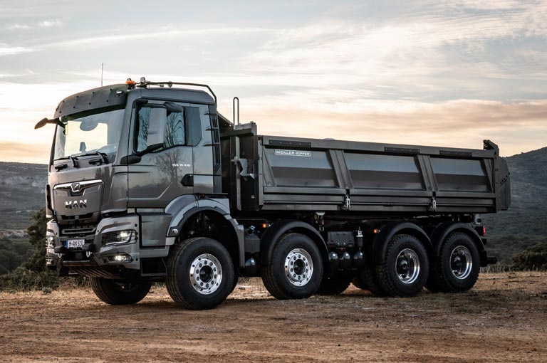 D421 Three-way tipper