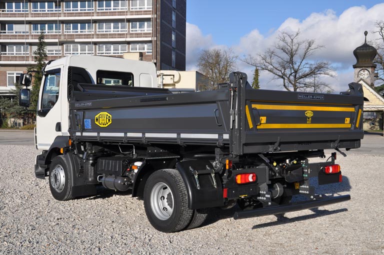 Three-way tipper type 9