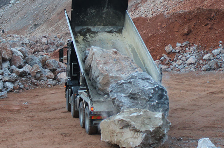 Unloading rock tipper