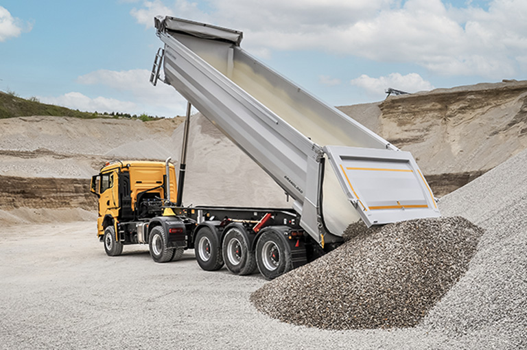Semirremolque basculante GRANDLOAD en la práctica