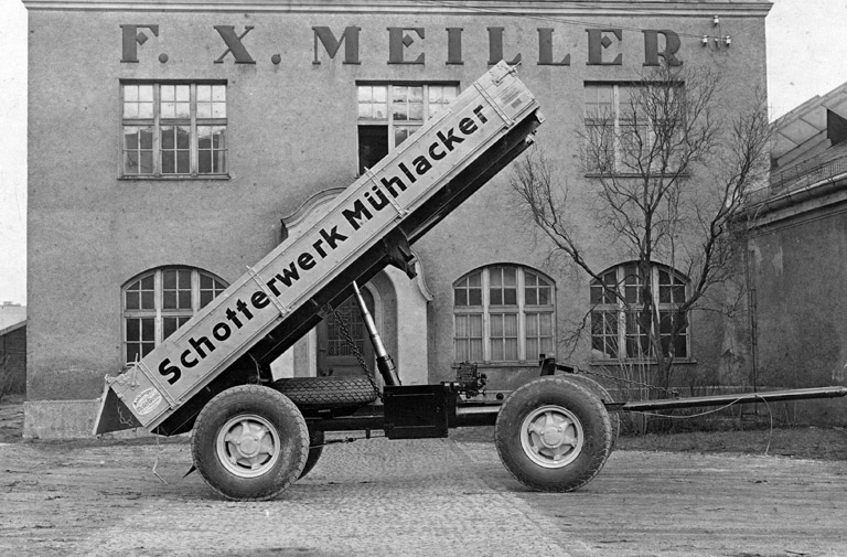 Исторический прицеп с независимой подвеской колес от MEILLER