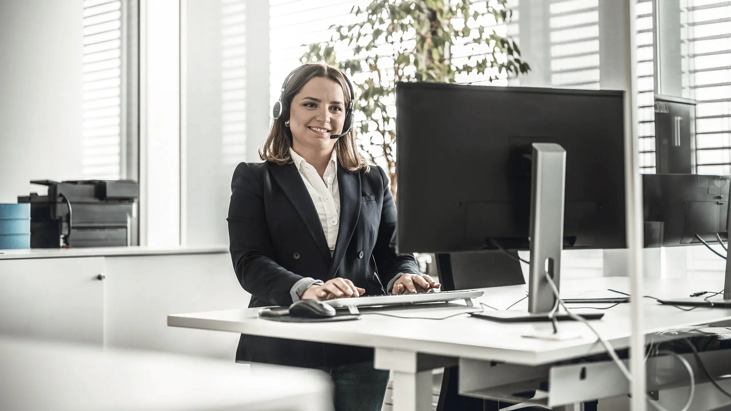 Contacto y servicio técnico Header