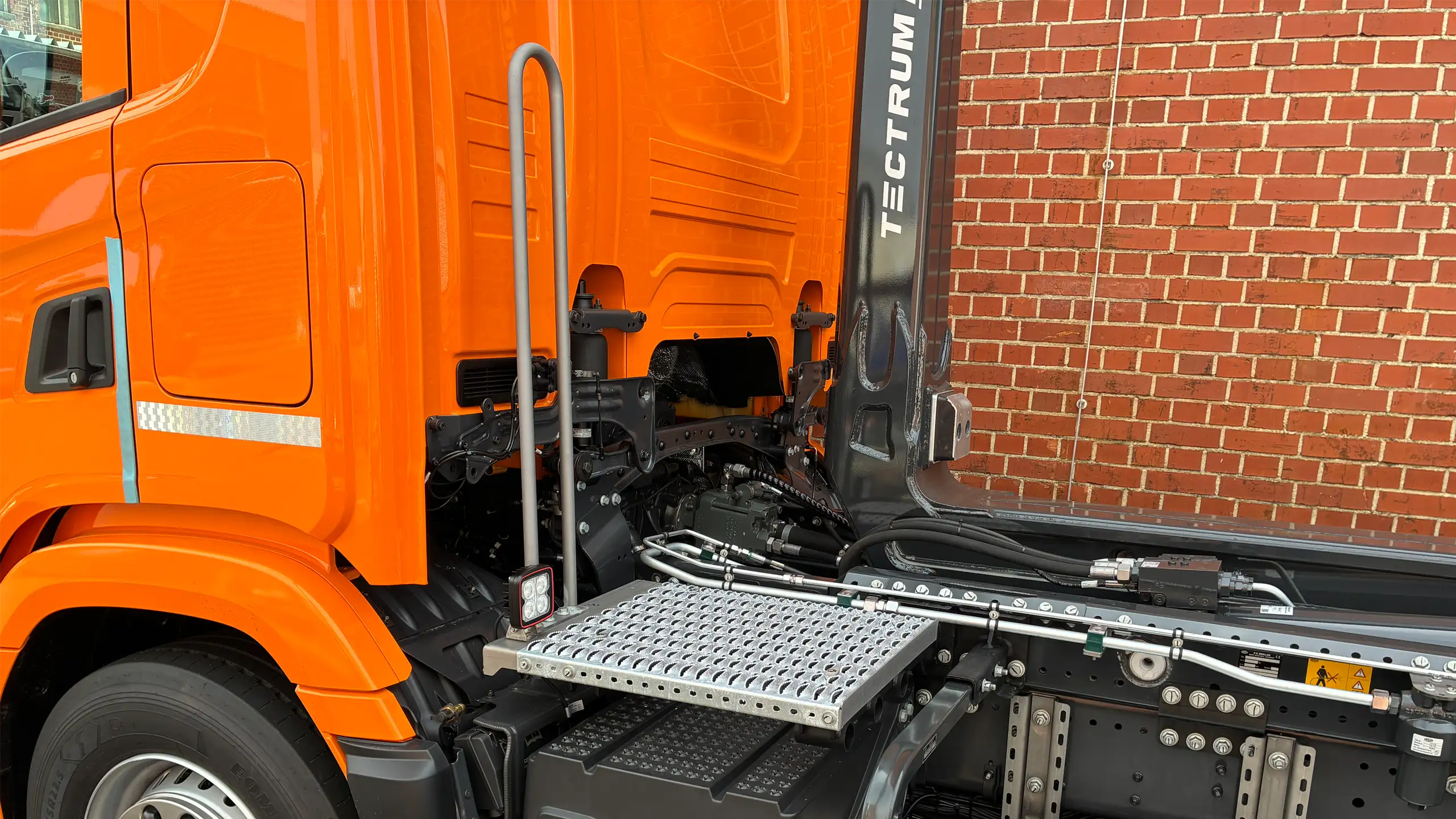 Aufstieg TECTRUM Abrollkipper